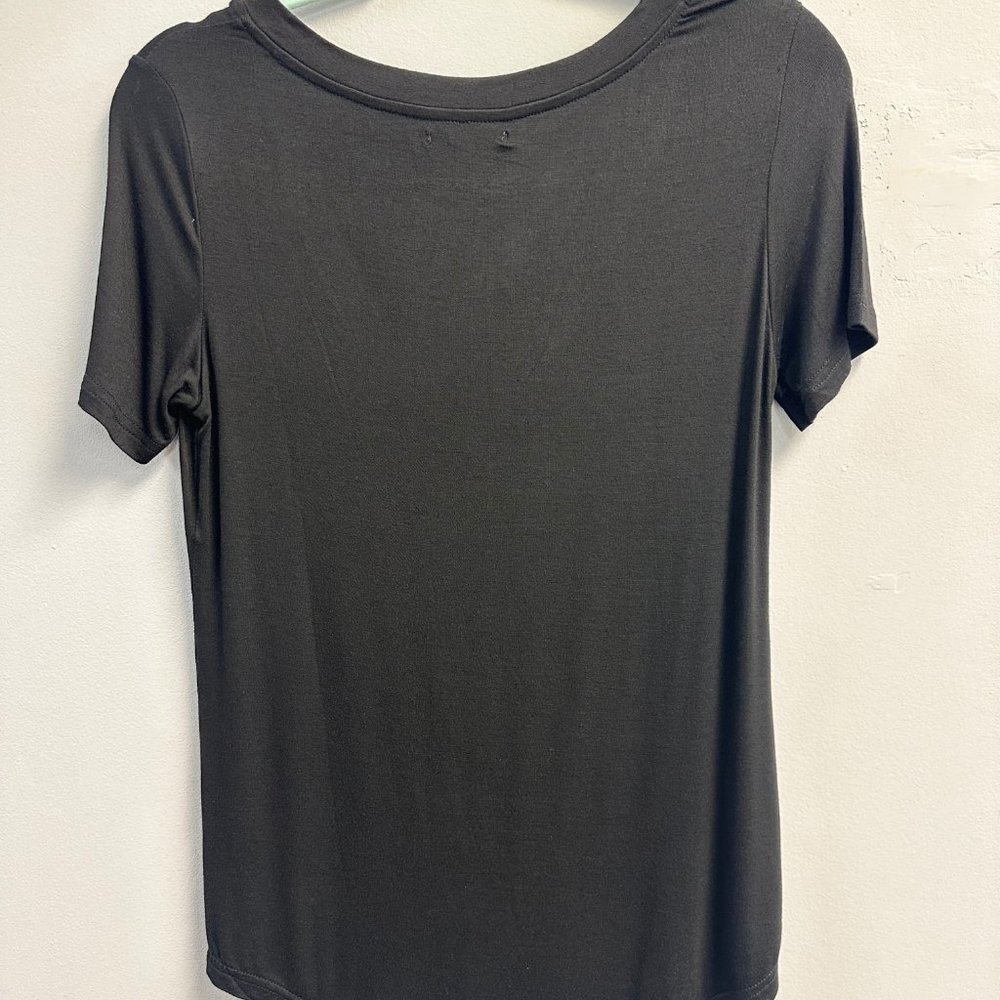 BLACK ROUND NECK TSHIRT - Picture 2 of 2